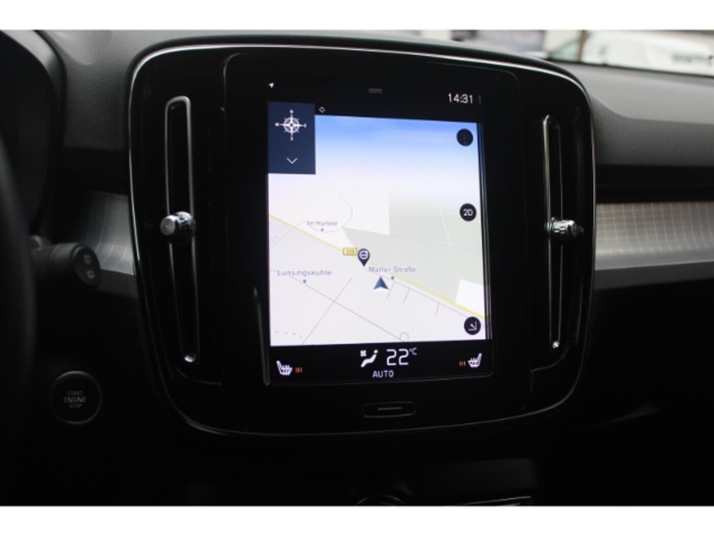 Volvo  T3 Momentum Pro mit Navi, Kamera, VollLED, PDC, Sitzheizung, CarPlay