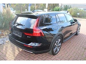 Volvo  Cross Country B4 Diesel AWD Plus mit 360Kamera, VollLED, ACC, HarmanKardon,19zoll