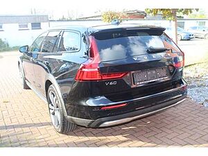 Volvo  Cross Country B4 Diesel AWD Plus mit 360Kamera, VollLED, ACC, HarmanKardon,19zoll