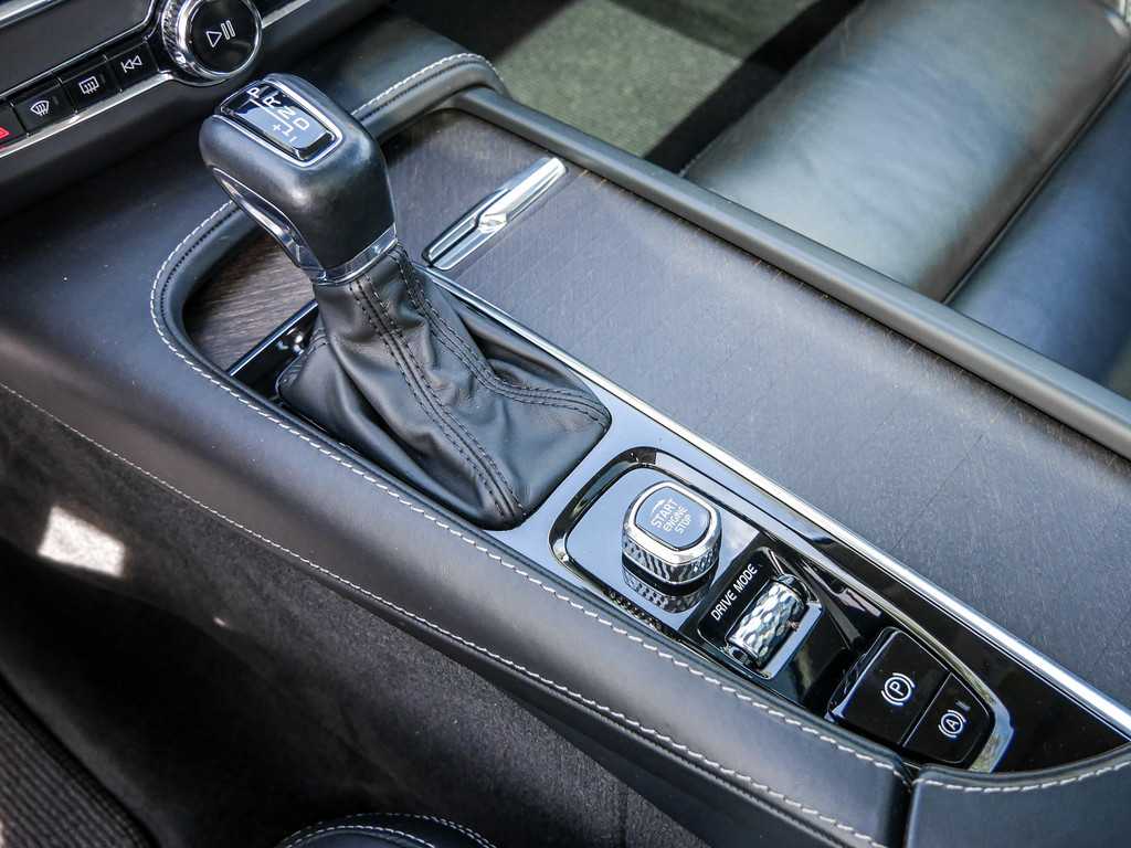 Volvo  Cross Country D5 Pro AWD Stdhzg Kam H-K Pano