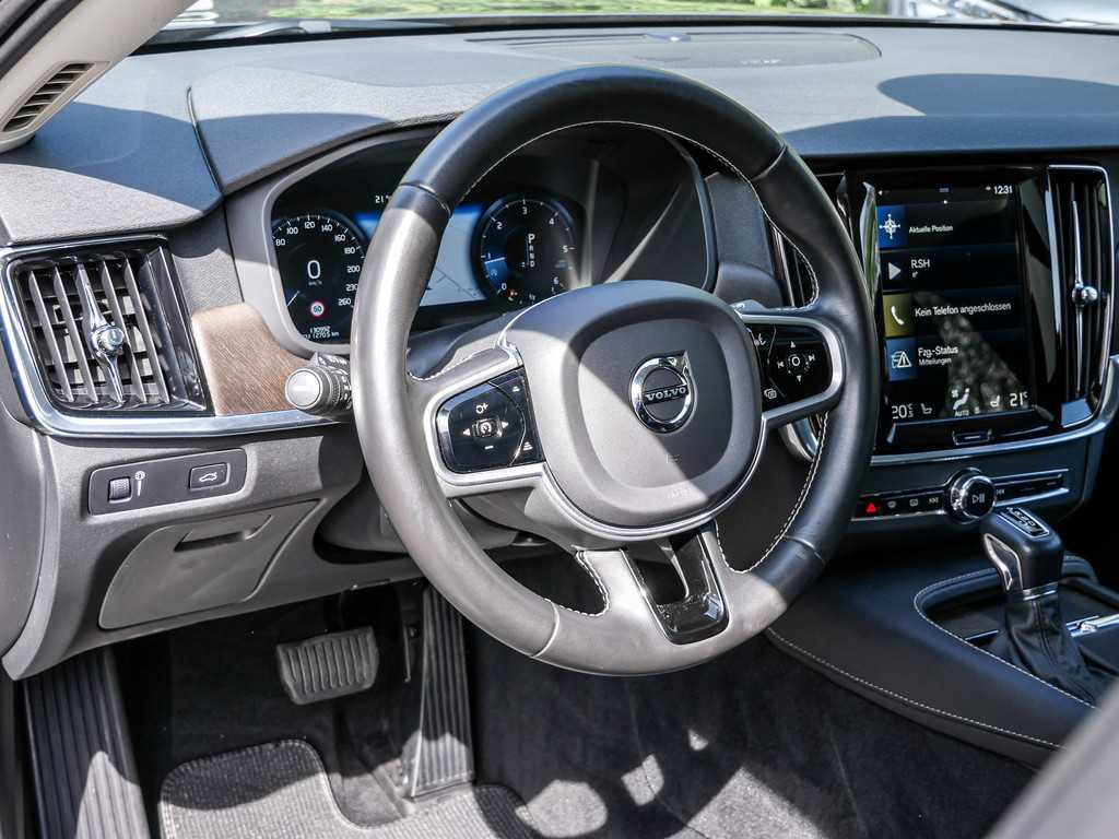 Volvo  Cross Country D5 Pro AWD Stdhzg Kam H-K Pano