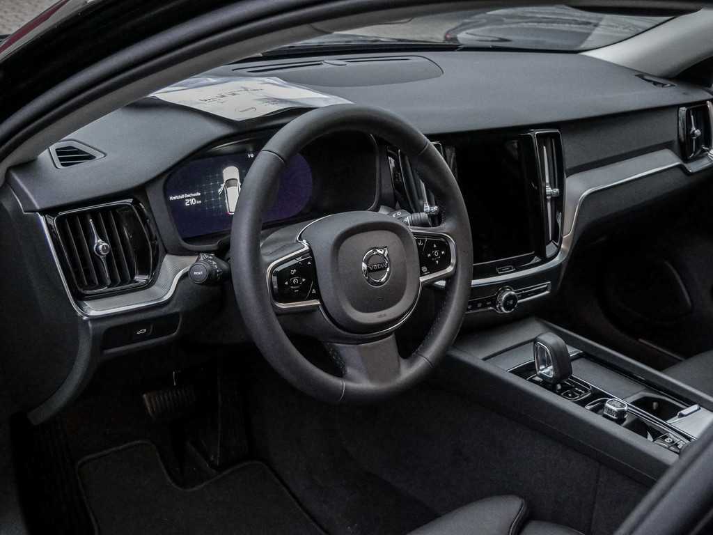 Volvo  B4 Plus Dark Navi ACC Kam SHZ LH BLIS