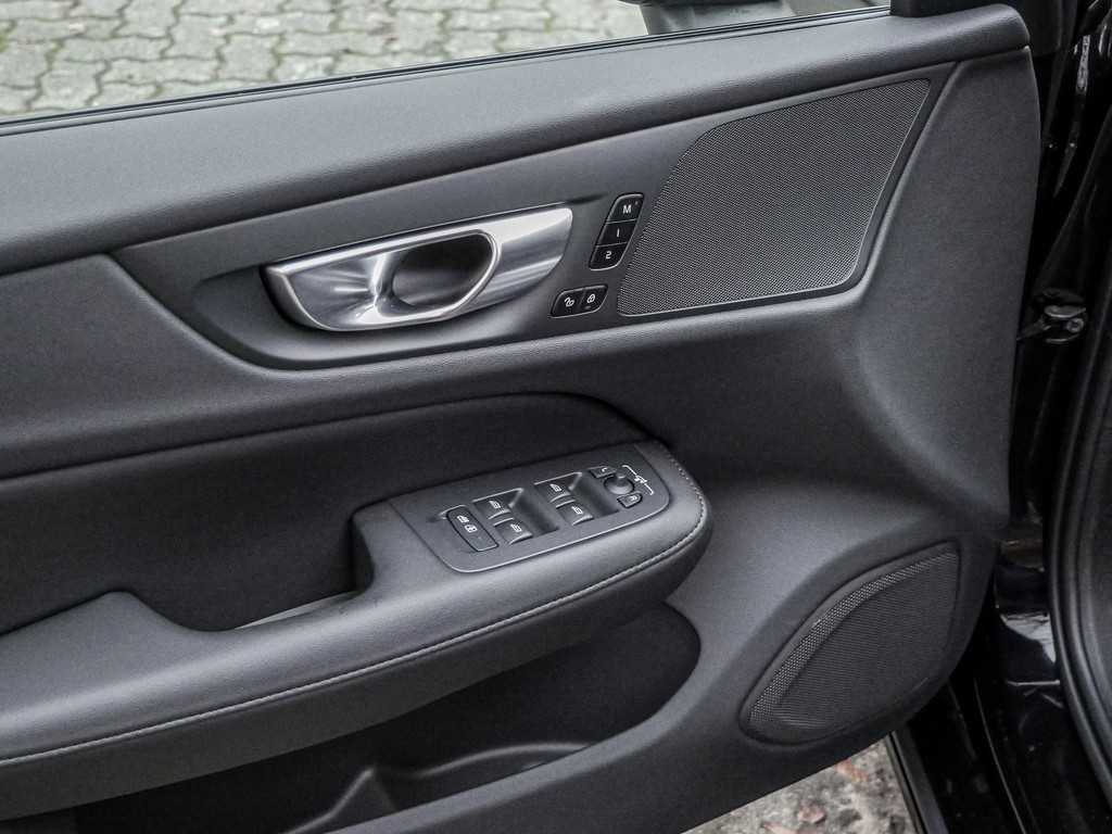 Volvo  B4 Plus Dark Navi ACC Kam SHZ LH BLIS