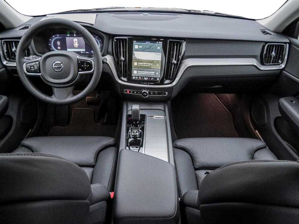 Volvo  B4 Plus Dark Navi ACC Kam SHZ LH BLIS