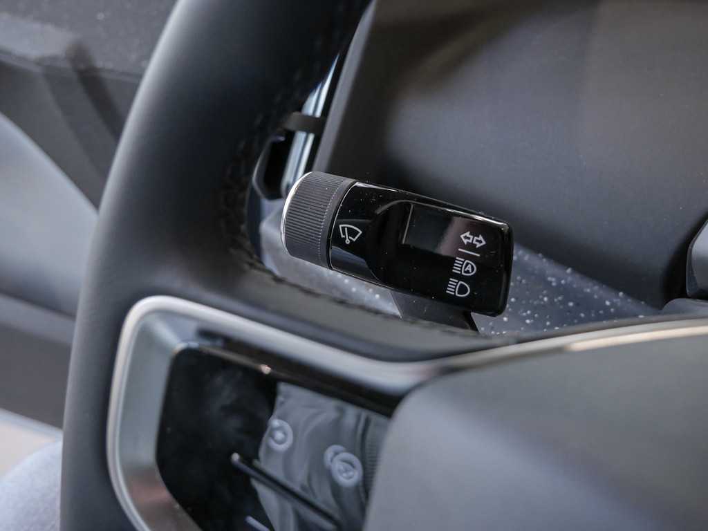 Volvo  AWD Ultra Pure Electric Pano 360° Navi