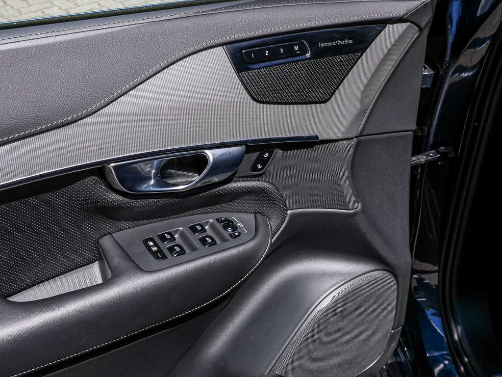 Volvo  T8 Recharge Plus Bright AWD 360° AHK H-K