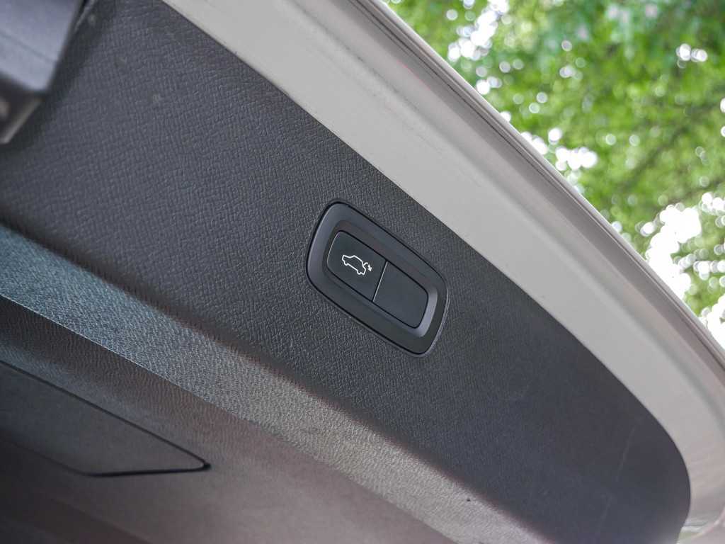 Volvo  B5 Inscription AWD Kam Pano Stdhzg DAB+