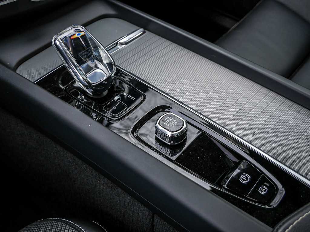 Volvo  T8 Inscription Recharge Plug-In Hybrid AWD ACC Pano Navi