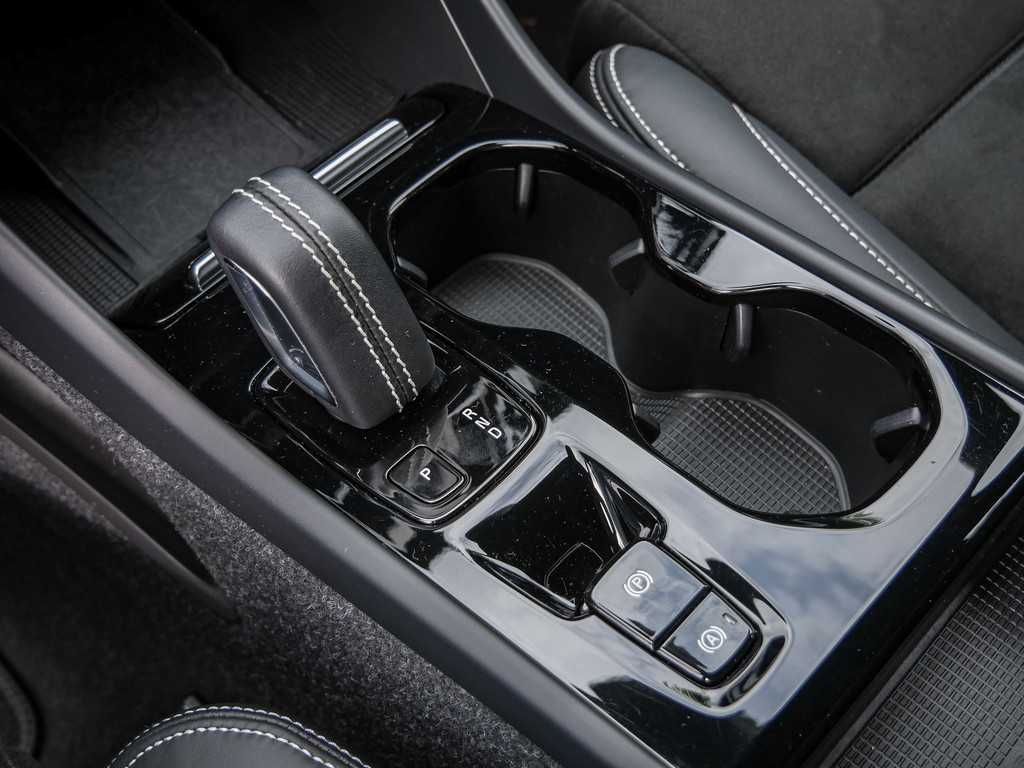 Volvo  T5 Recharge R-Design ACC HK NAVI KAM