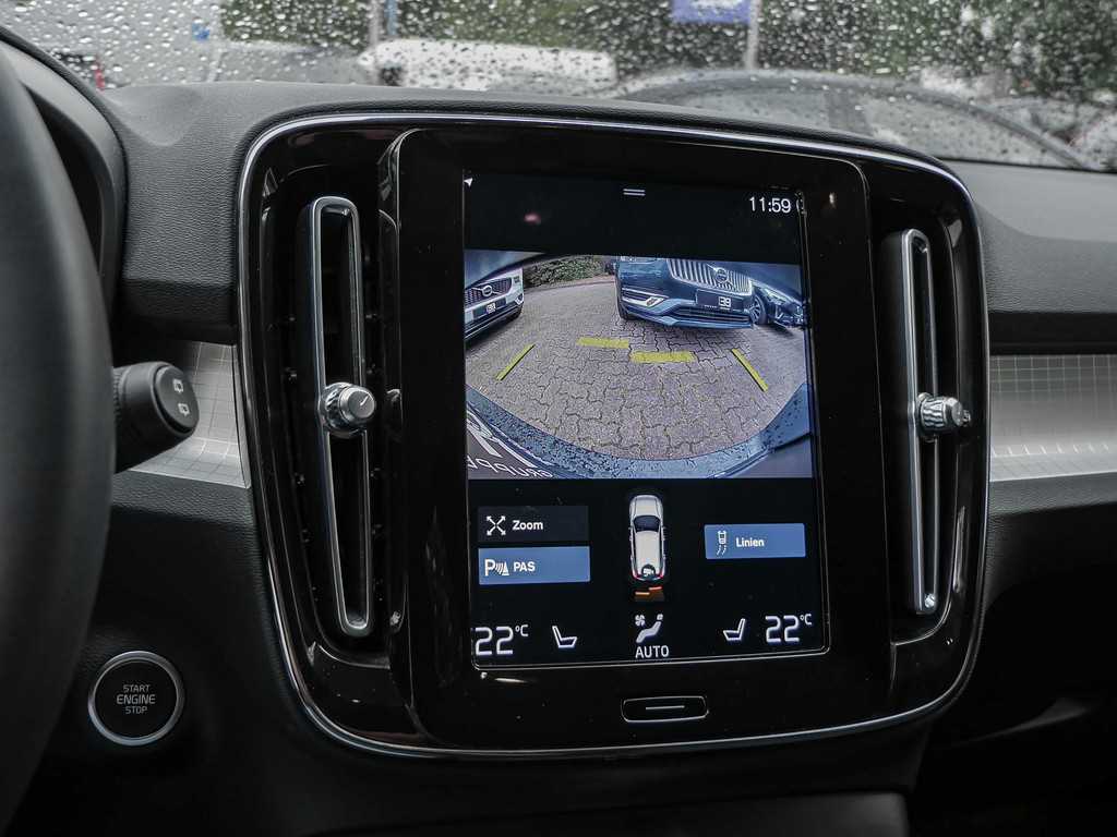 Volvo  B4 Momentum Pro AWD Kam Stdhzg SHZ
