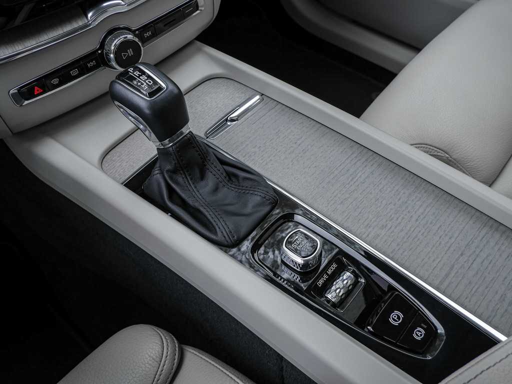 Volvo  D5 AWD Inscription Luft Kam Pano