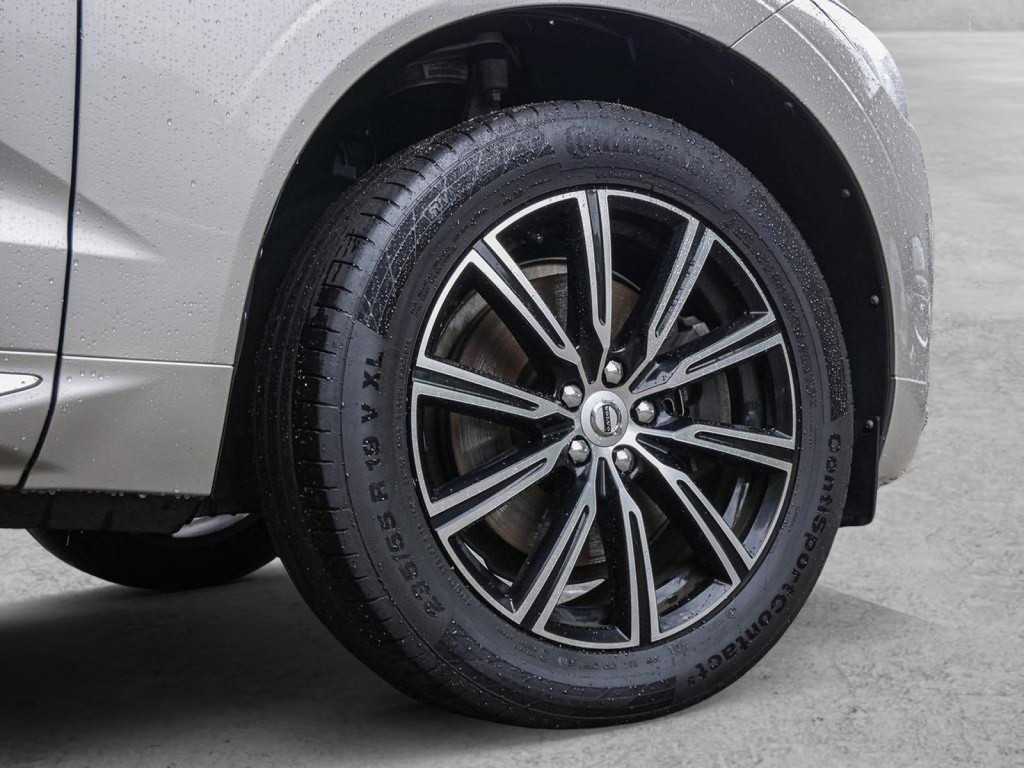 Volvo  D5 AWD Inscription Luft Kam Pano