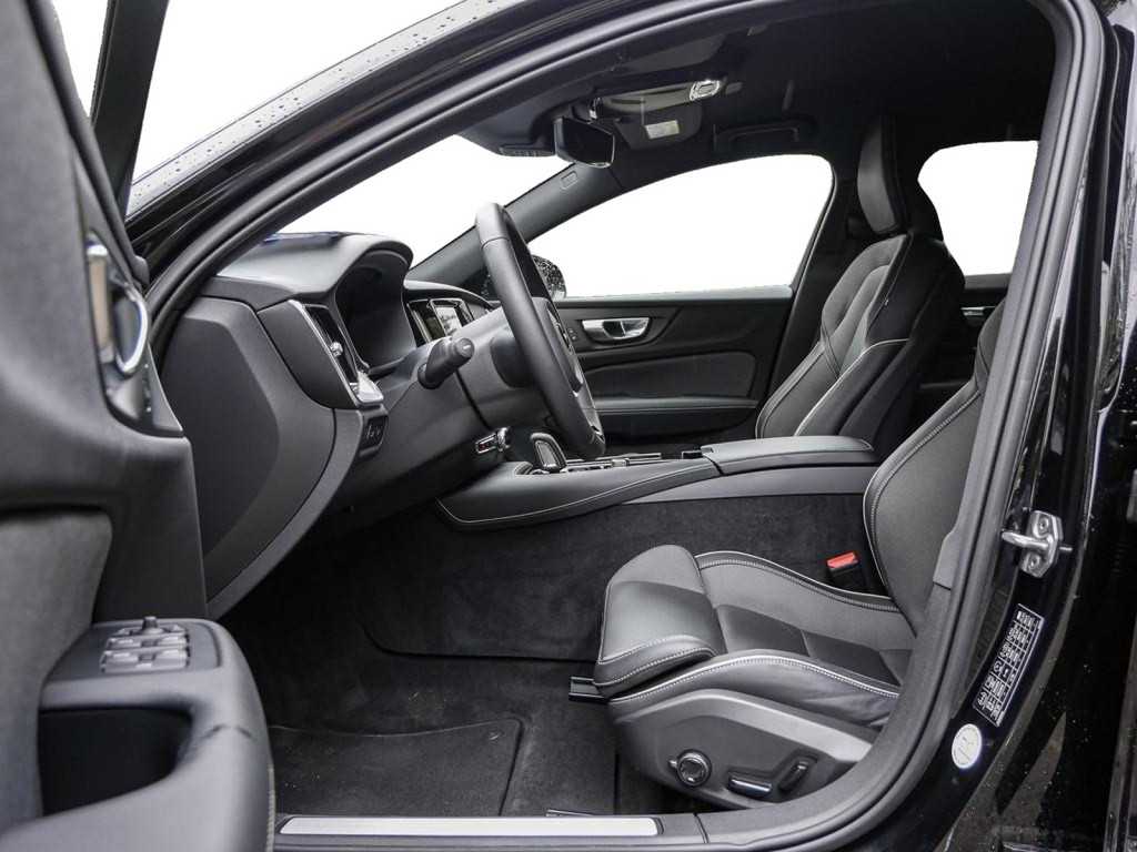 Volvo  T6 Recharge AWD R-Design Kam ACC SHZ