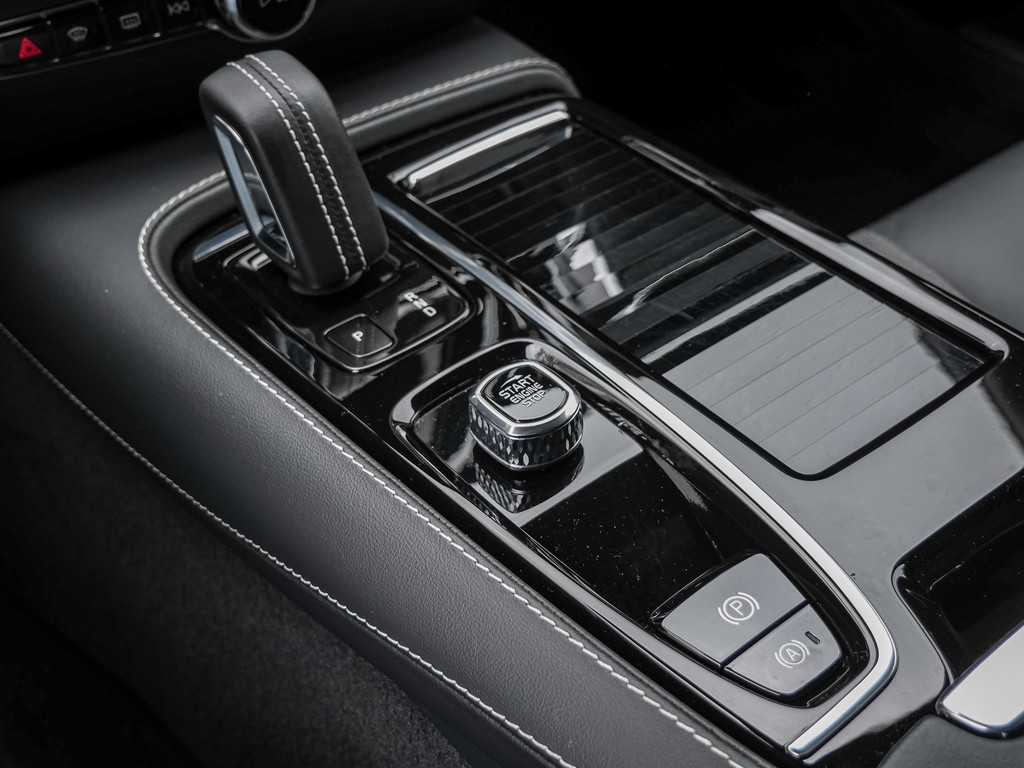 Volvo  T6 Recharge AWD R-Design Kam ACC SHZ