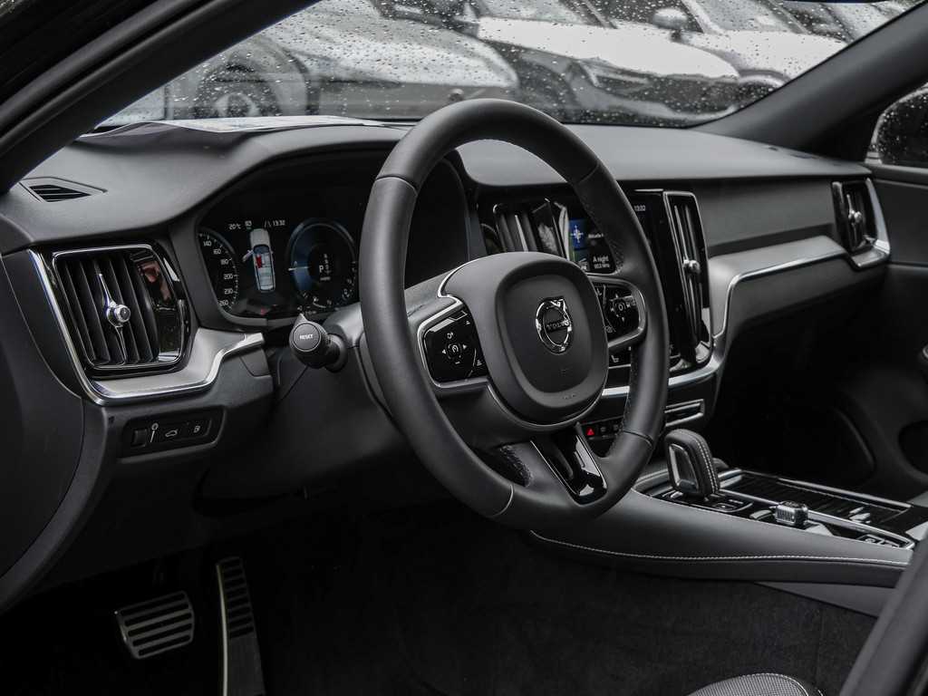 Volvo  T6 Recharge AWD R-Design Kam ACC SHZ
