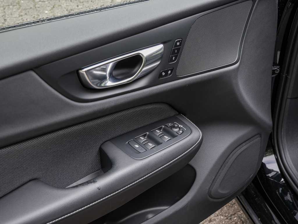 Volvo  T6 Recharge AWD R-Design Kam ACC SHZ