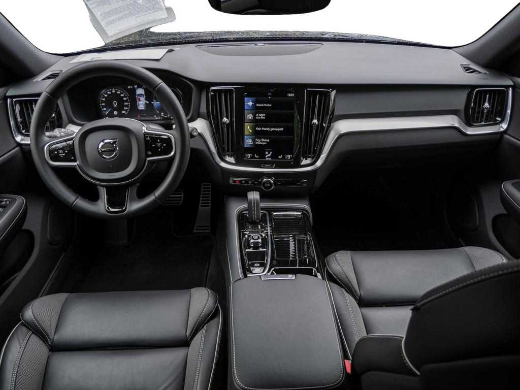 Volvo  T6 Recharge AWD R-Design Kam ACC SHZ