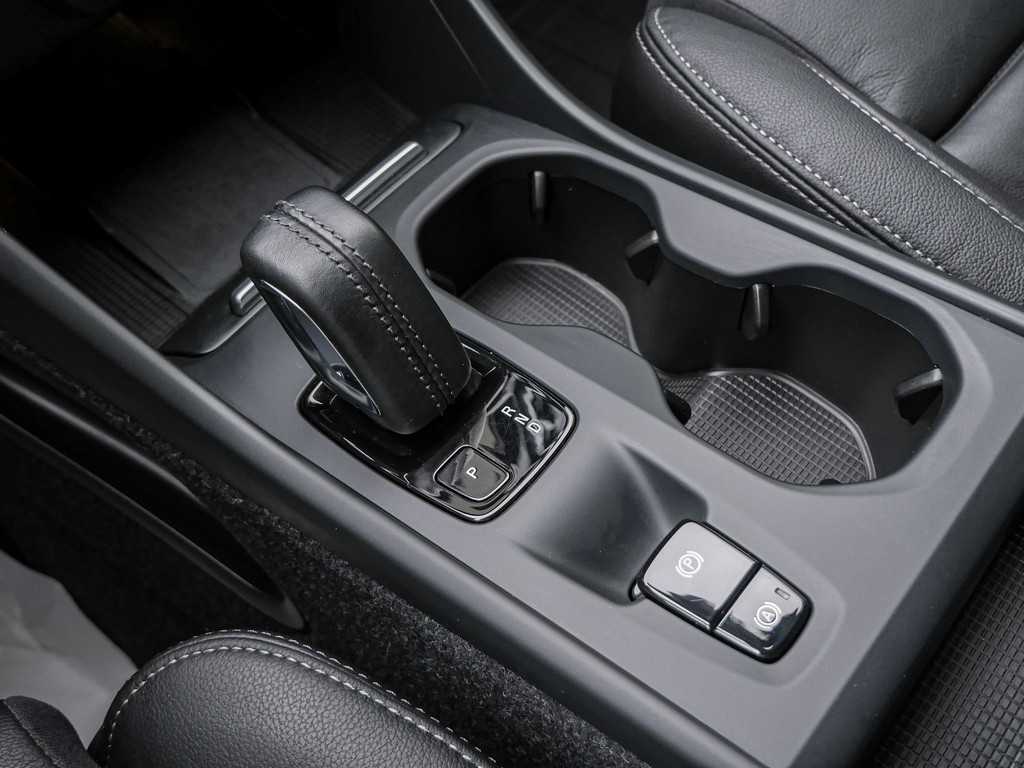 Volvo  T5 Inscription Expression Recharge Plug-In Hybrid