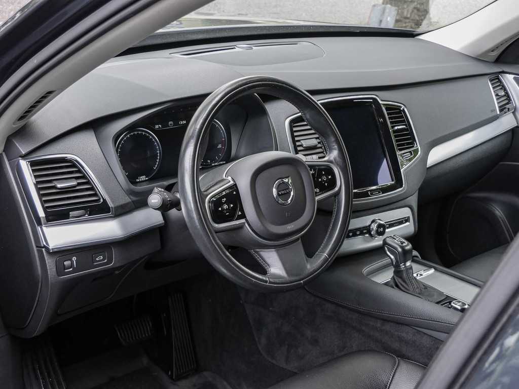 Volvo  D5 AWD Momentum Geartronic 7-Sitzer Navi AHK