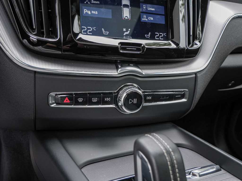 Volvo  T8 Twin Engine AWD R-Design Kam HUD ACC