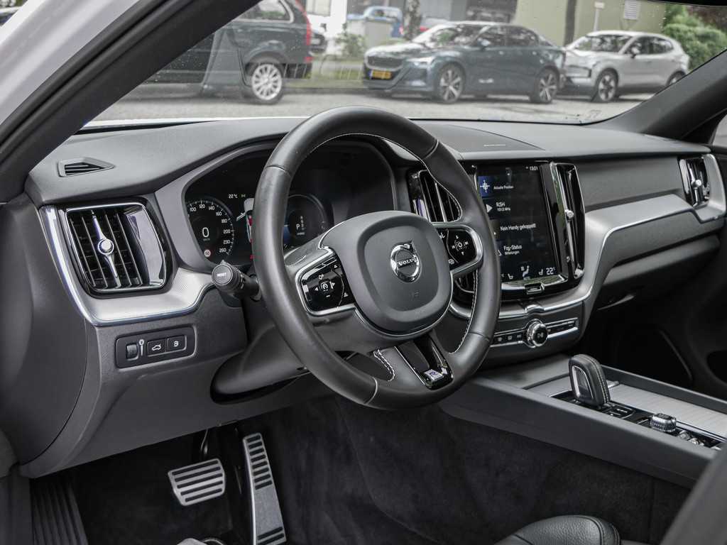 Volvo  T8 Twin Engine AWD R-Design Kam HUD ACC