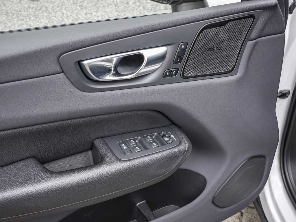 Volvo  T8 Twin Engine AWD R-Design Kam HUD ACC