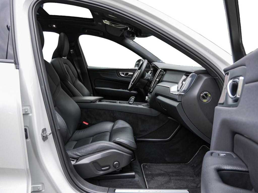 Volvo  T8 Twin Engine AWD R-Design Kam HUD ACC