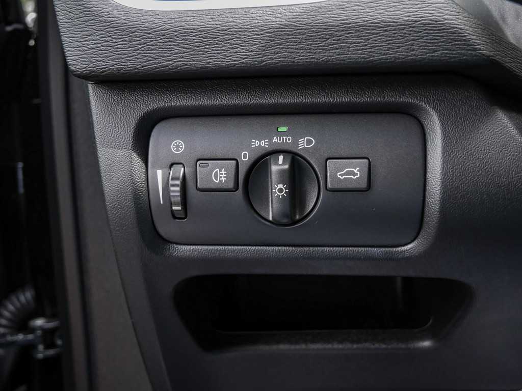 Volvo  D3 R-Design Geartronic Navi Pano SHZ