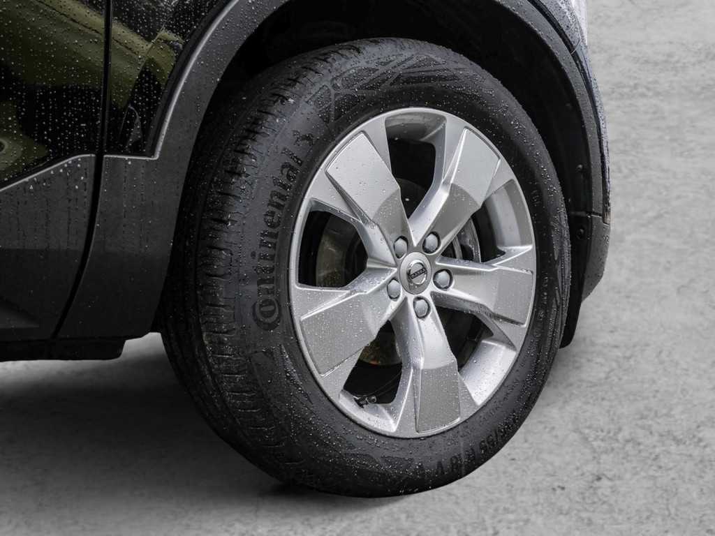 Volvo  T3 Momentum Pro Geartronic Kam SHZ Navi