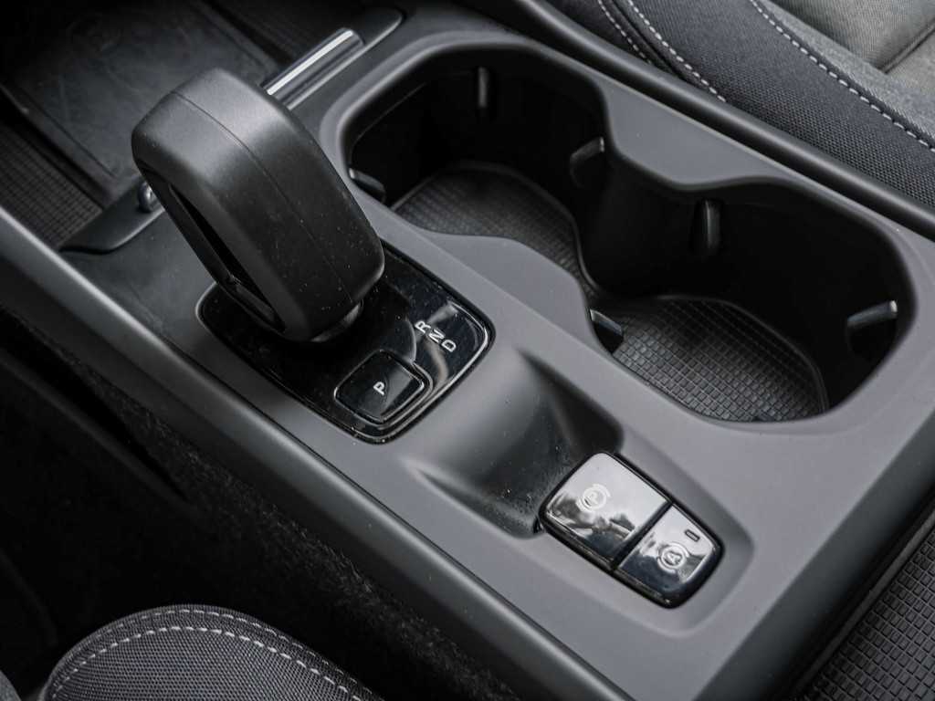 Volvo  T4 Core Recharge Plug-In Hybrid Navi AHK