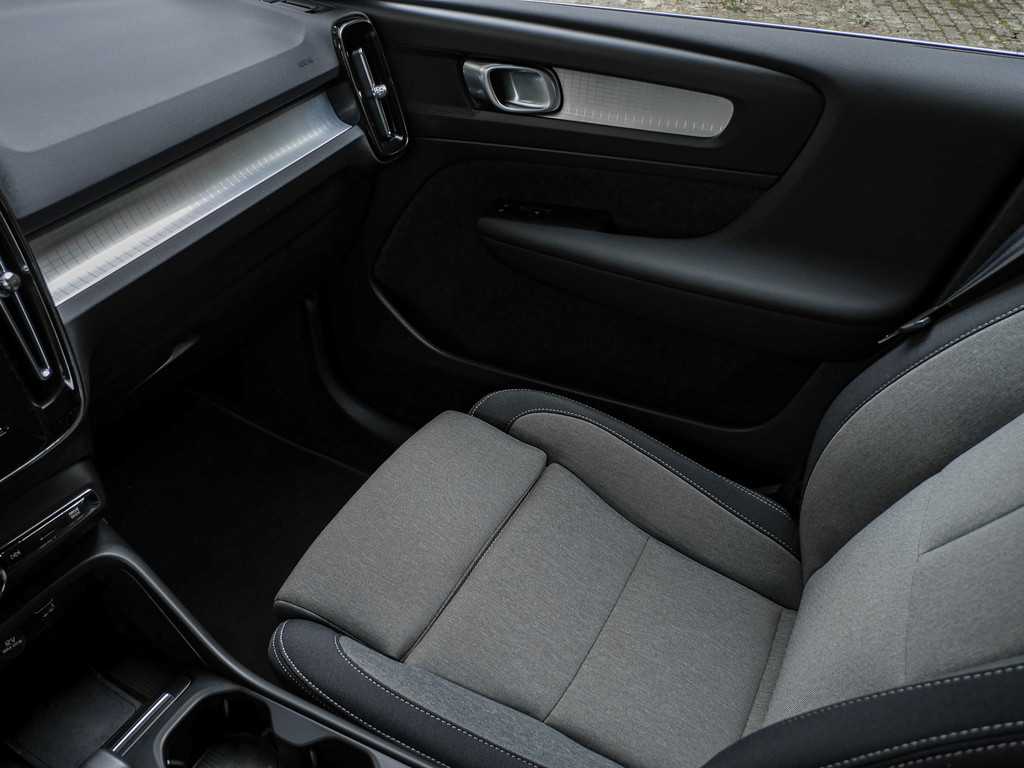 Volvo  T4 Core Recharge Plug-In Hybrid Navi AHK