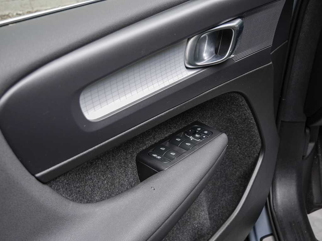 Volvo  T4 Core Recharge Plug-In Hybrid Navi AHK