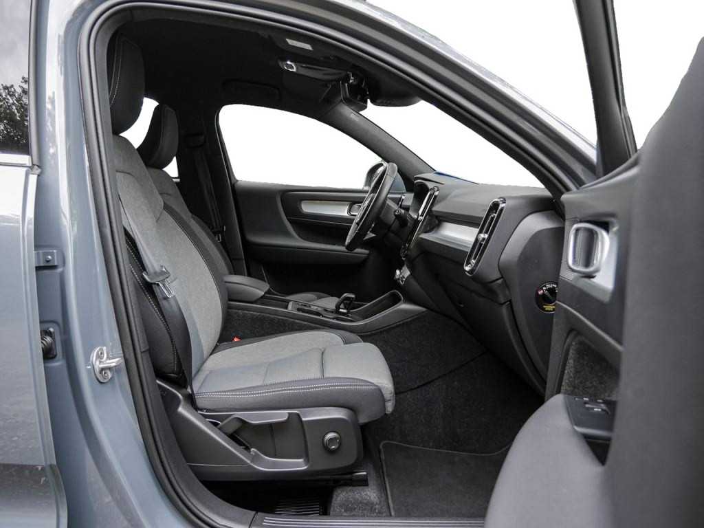 Volvo  T4 Core Recharge Plug-In Hybrid Navi AHK