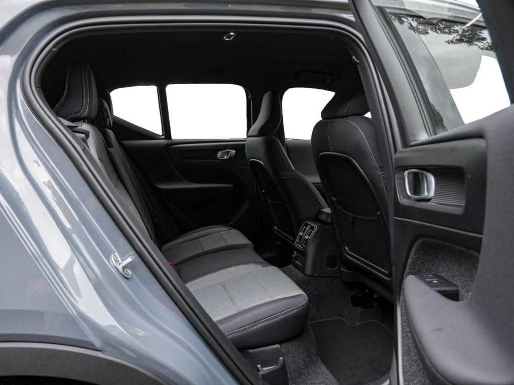 Volvo  T4 Core Recharge Plug-In Hybrid Navi AHK