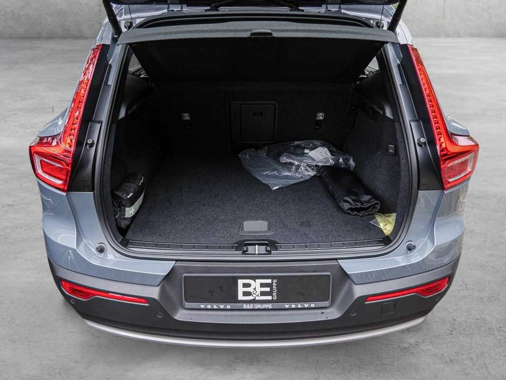 Volvo  T4 Core Recharge Plug-In Hybrid Navi AHK