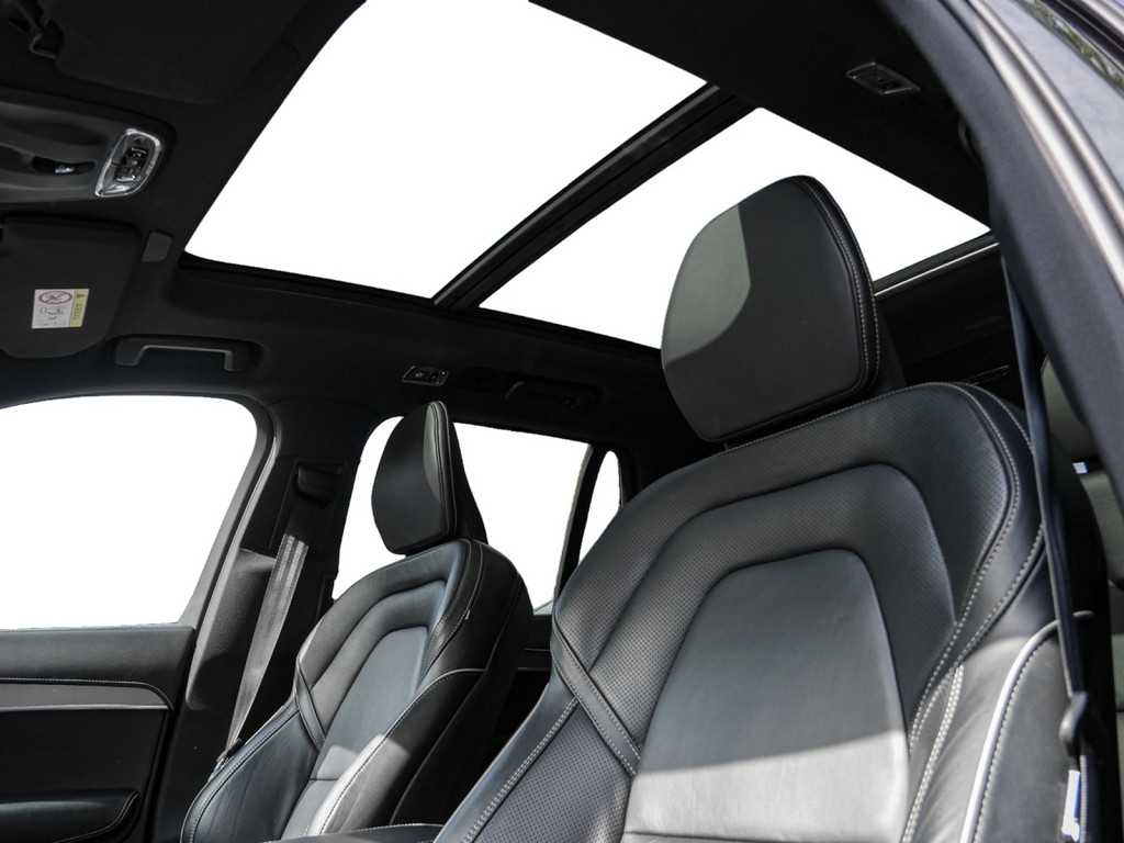 Volvo  B5 AWD R-Design Luft 22' HK Pano Licht