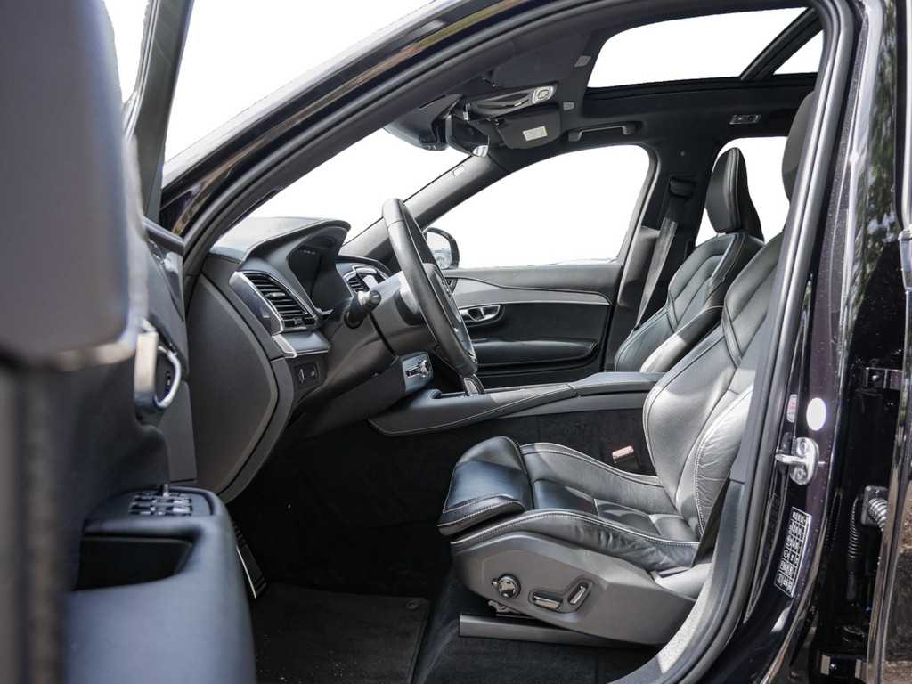 Volvo  B5 AWD R-Design Luft 22' HK Pano Licht