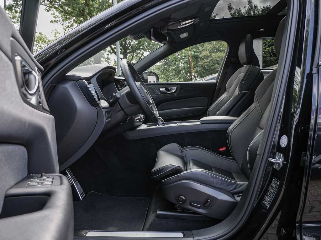 Volvo  T8 AWD R-Design Recharge AHK LUFT HUD