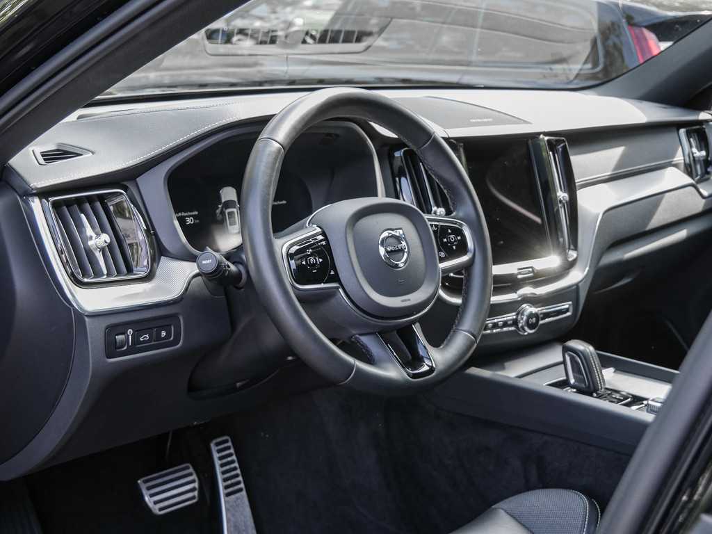 Volvo  T8 AWD R-Design Recharge AHK LUFT HUD