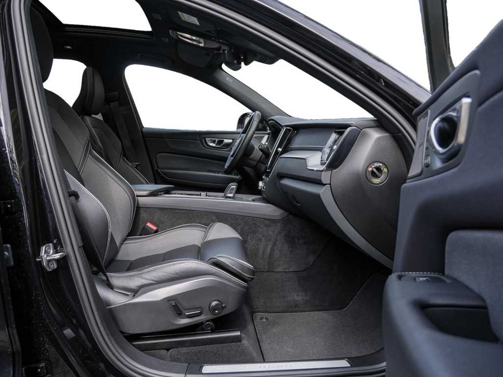 Volvo  T8 AWD R-Design Recharge AHK LUFT HUD
