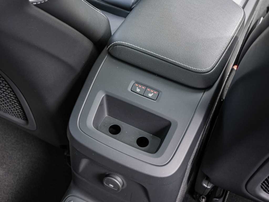 Volvo  T8 AWD R-Design Recharge AHK LUFT HUD