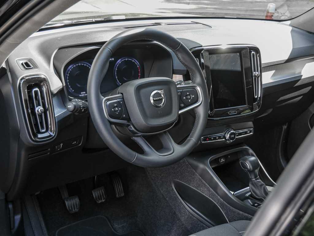 Volvo  T2 Momentum AHK NAVI KAM PANO