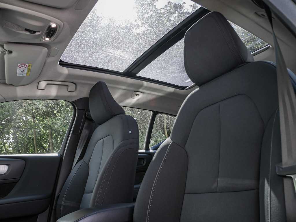 Volvo  T2 Momentum AHK NAVI KAM PANO