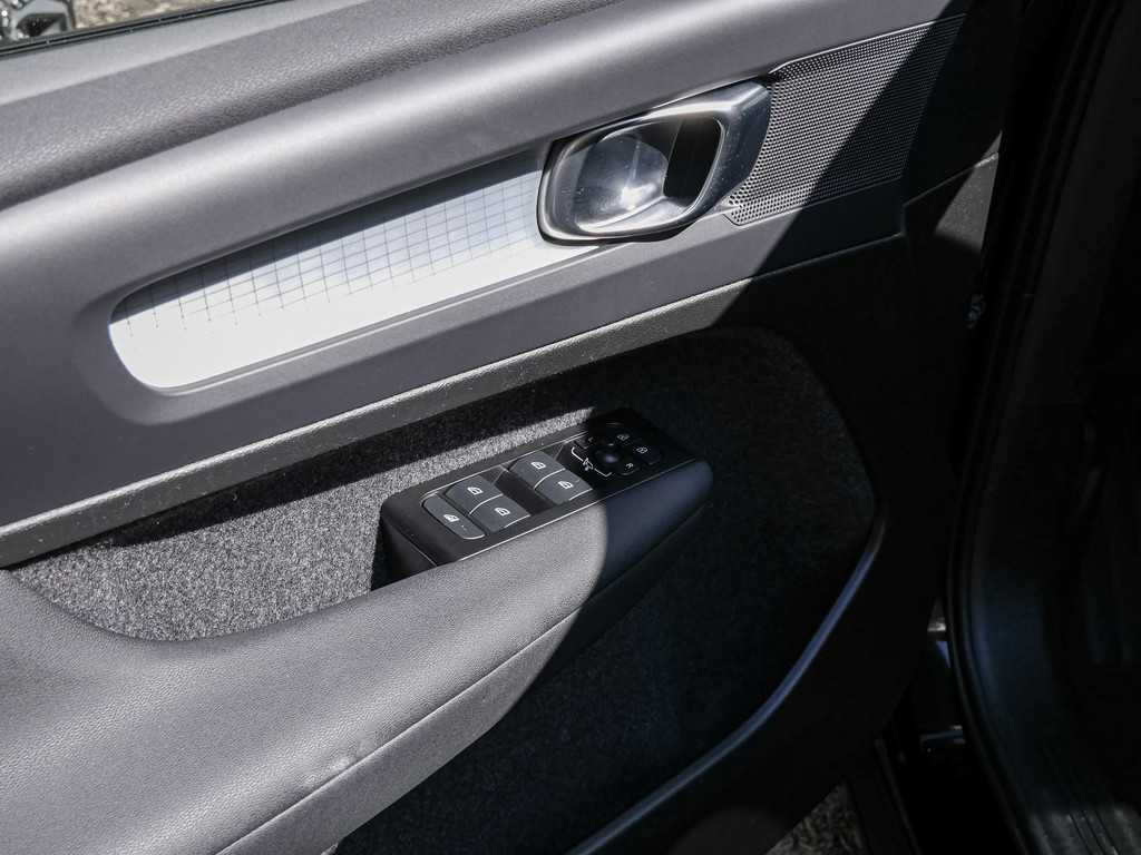 Volvo  T2 Momentum AHK NAVI KAM PANO