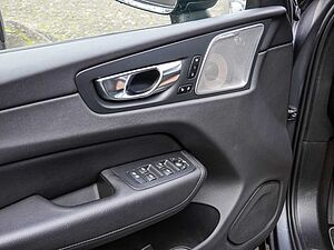 Volvo  B5 R-Design AWD Stdhzg Luft B&W Pano HUD
