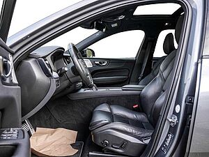 Volvo  B5 R-Design AWD Stdhzg Luft B&W Pano HUD
