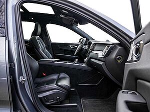 Volvo  B5 R-Design AWD Stdhzg Luft B&W Pano HUD