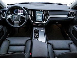 Volvo  B4 Plus Dark Navi Kam SHZ LH BLIS ACC
