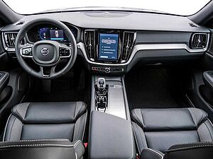 Volvo  B4 Plus Dark Navi Kam ACC BLIS HK SHZ LH