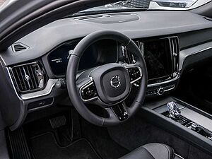 Volvo  B4 Plus Dark TH ACC BLIS Navi Kam SHZ LH